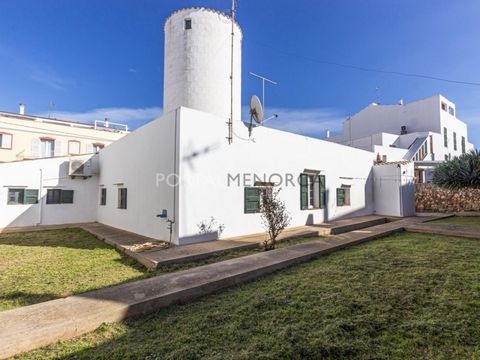 An emblematic old mill from 1860 converted into a house and located a few metres from the centre of Ciutadella. It consists of 5 bedrooms, 1 bathroom, 3 living rooms, 1 dining room, a kitchen, laundry room and terrace. A pleasant entrance with a cour...