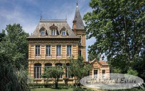 This Domain with a beautiful Château from the 19th Century sits in an exceptional situation in the greater Béziers area, Languedoc Roussillon, Occitanie, South of France. Built in the countryside, the property is only a short drive from a lovely town...