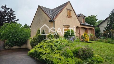 Magnifique maison à 2 heures de Paris, dans un quartier calme et paisible tout proche des commodités. Elle vous offre au rez de chaussée: une belle pièce de vie de 40 m² donnant sur 2 terrasses, une cuisine équipée avec accès sur la terrasse du jardi...