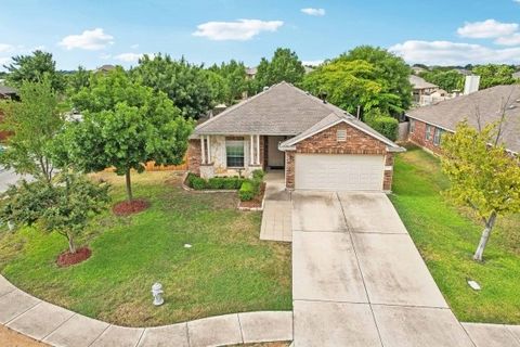 Fantastic opportunity to own a move-in-ready, single-story home on a big corner lot! This home is perfectly located on a quiet neighborhood street, yet less than five minutes from H-E-B Plus, a MetroRail Park & Ride station, Austin Community College ...