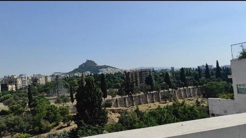 Mehrfamilienhaus zum Verkauf im Zentrum von Athen mit Blick auf Lycabettus, Zapppeo, Tempel des Olympischen Zeus, neben dem Syntagma-Platz und der Akropolis. Das Anwesen besteht aus 6 Etagen. Die Gesamtfläche beträgt 537 m².m. Auf den Etagen 1-4 gibt...