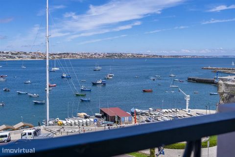 3-Zimmer-Apartment in Premium-Lage mit Meerblick 3-Zimmer-Wohnung im Zentrum von Cascais Wir präsentieren diese unglaubliche 3-Zimmer-Wohnung in der prestigeträchtigen Bucht von Cascais. Diese atemberaubende Wohnung steht jetzt zum Verkauf und bietet...