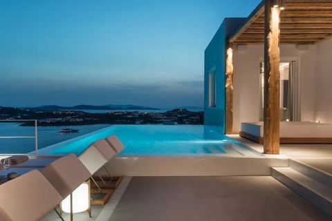 Tauchen Sie ein in die Welt des Außergewöhnlichen mit dieser Prestige-Residenz im begehrten Viertel Agios Lazaros auf Mykonos. Eingebettet in eine privilegierte Umgebung, nur wenige Schritte von den berühmten Stränden von Nammos und Psarou entfernt, ...