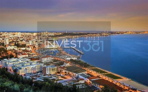 Bâtiment pour la réhabilitation dans le centre historique de Setúbal Un bâtiment de grand potentiel est présenté à la considération des investisseurs et des promoteurs immobiliers, situé dans le centre de Setúbal, l’une des zones les plus valorisées ...