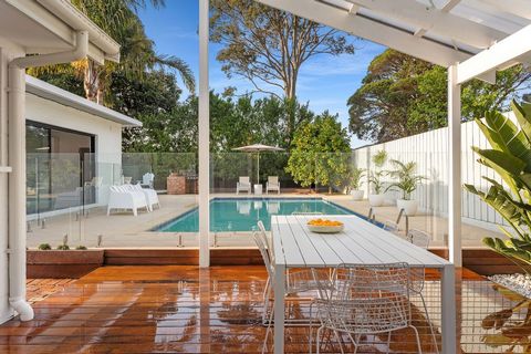 Expressions of Interest close Tuesday 8 October 12.00pm (unless sold prior) With its bold and beautiful indoor-outdoor design, this single-level private paradise will warm your heart and soothe your soul, placed within the Frankston High School Zone,...