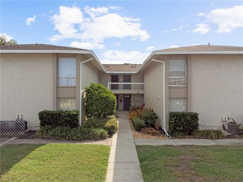 Experience urban living at its finest in this stunning Citywalk condo located in the heart of downtown Sarasota. This spacious 2-bedroom, 2-bathroom unit boasts a modern and open layout, making it ideal for both relaxation and entertaining. The well-...