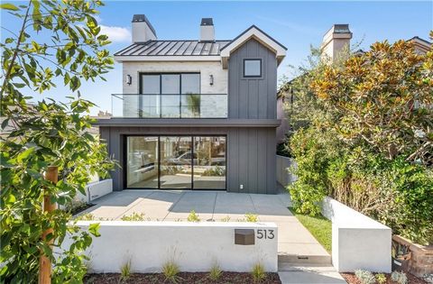 Nestled off a desirable block of Acacia in the prestigious Corona Del Mar Village, this brand-new rear unit exudes contemporary elegance and exceptional craftsmanship. Designed by the renowned DeCarrier Design and built by the esteemed Montesantos Bu...