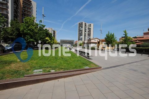 ¡No busques más! Vivienda en excelente estado de conservación, especial para parejas con hijos Barcelona, Rubí, Zona Mercat. Por sólo 240.000 , dispone de un total de 69m2. Muy completa, consta de 1 habitación individual, 2 habitaciones dobles y 2 ba...