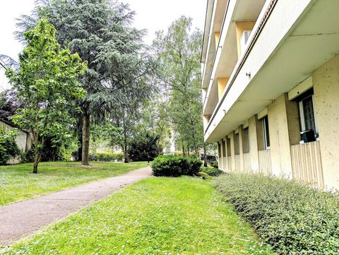 Beau F4 avec balcons et parking