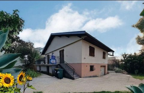 Maison à vendre 5 pièces VITTEL (88) MAISON de PLAIN-PIED surélevé T5 avec TERRASSE, GARAGE et PARKING sur TERRAIN de 600 m2 !