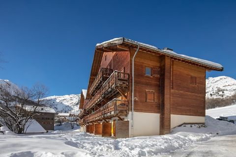 The apartment in Saint-Sorlin-d´Arves has 1 bedrooms and capacity for 4 persons. Accommodation of 35 m² nice and is very light, It has mountain. The property is located 200 m supermarket, 200 m ski resort and it is located in a a charming zone and in...