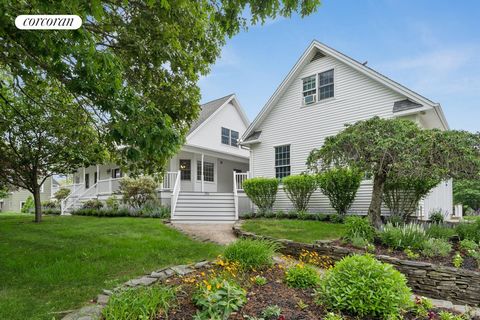 Welcome to 284 Royal Avenue, a distinguished waterfront property located in the serene town of Flander's Water Edge, a hamlet of Southampton.. This exquisite residence offers an unparalleled living experience, combining luxurious amenities with breat...