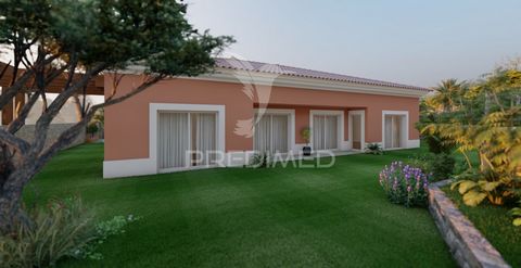Esta Moradia excecional está localizada na freguesia do Algoz e Tunes, próximo da prestigiada área da Guia ,composta por 5 quartos, um dos quais em suite e closet”, um escritório , cozinha equipada,  que oferece o equilíbrio perfeito entre conforto m...