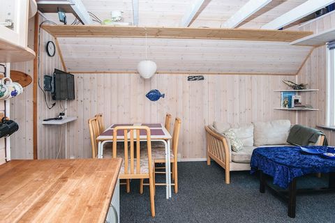 Holiday home for anglers and nature lovers. The house is only approx. 50 m from Holme Å, where there are good fishing opportunities. Canoeing is also possible on the river. Fishing licenses can be purchased at Brugsen. Communal house of 80 m & # 178;...