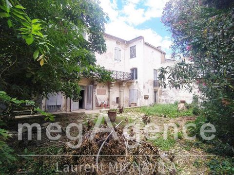 Maison de maître exceptionnelle de 300m2 avec jardin sur une parcelle de 536m2 à restaurer