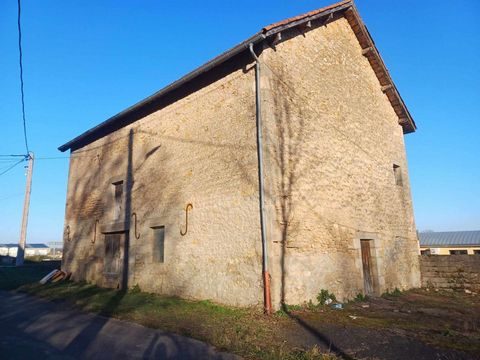 Idéalement située à 20mn de Villefranche de Rouergue , 15mn de Decazeville et 25mn de Rodez .