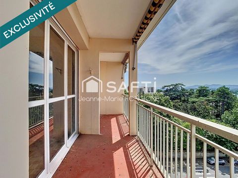 Sainte-Foy-Lès-Lyon - Fort potentiel pour cet appartement en dernier étage, 4 balcons, à rénover