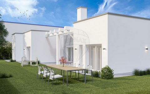 3 BEDROOM MILL HOUSE / MAFRA / NEW CONSTRUCTION Discover this spectacular villa under construction, located on a plot of land of 600m² in the municipality of Mafra. With a modern and functional architecture, this house was designed to provide maximum...