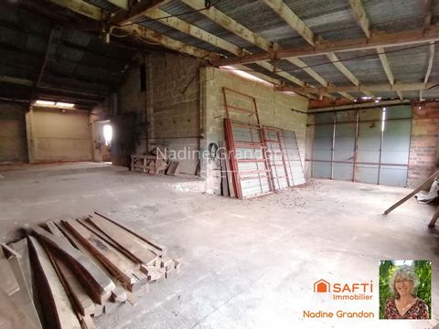 Maison "à réveiller" en Sud Charente sur 9000m2 avec dépendances