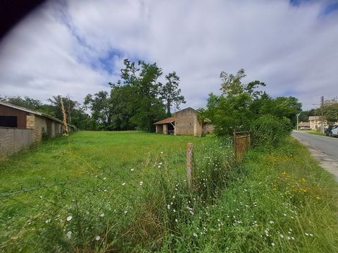 TERRAIN NON VIABILISE 2300 m2 AVEC BATIMENT EN PIERRE 95 m2