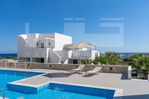 Moderne luxe aan de kust met ongeëvenaard uitzicht op zee Triton huis met zeezicht te koop Ontdek de perfecte mix van stijl, comfort en investeringspotentieel in deze prachtige villa van 112,54 m2, gelegen in de gewilde Triton Sea View-ontwikkeling i...
