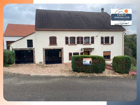 In the municipality of Achen, change your accommodation to buy a beautiful village house with 4 bedrooms. Date of construction: 1780, the building enjoys the charm of the old. The interior of about 140m2 is formed by a sleeping area with 4 bedrooms, ...