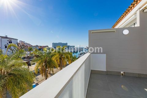 Quality is everything you will find in this wonderful 3-bedroom apartment in the heart of Vilamoura Marina. Fully renovated in 2023 to high standards and quality, it benefits from an excellent location, views, and sun exposure. The property is a true...