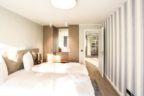 Beautiful location directly on the Müritz - only 50 meters from the water with a small beach: high-quality furnished apartments in maisonette style over two floors, two balconies and WiFi. Feisnecksee (100 m) with swimming area (600 m) is also not fa...
