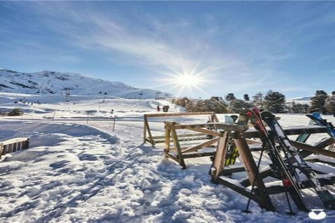 Chalets Altitude is a very luxurious residence, situated in a sunny location at the edge of Les Arcs 2000. The small town centre of Les Arcs 2000 lies just a little bit higher and is simple to reach through a pedestrian lift. This ski lift will set y...