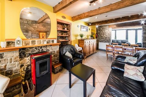 Located in the heart of the village Han-sur-Lesse this cottage has 5 bedrooms and can accommodate 15 people. Ideal for a family this house allows a pet free of charge. Walking enthusiasts will enjoy the numerous opportunities for walks starting from ...