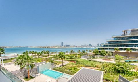 Эта квартира для аренды в Дубае площадью 632 м2 с 4 спальнями, расположенная в резиденции W на популярном западном полумесяце Пальмы Джумейра. Апартаменты со всех сторон окружены водой, вы сможете насладиться захватывающим видом на Персидский залив, ...
