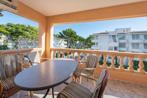 Welcome to this wonderful apartment located in Cala Rajada and very close to the sea. It has a capacity for 4 people. There will be no better way to relax than to eat something with your companions on the large terrace of this apartment, which offers...