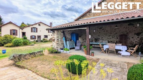 A15920 - A charming property located in an idyllic hamlet just 13 kilometers from the center of Limoges. The raised location overlooking the countryside offers a picturesque setting with peace and calm for the residents or guests. The 2-bedroom house...