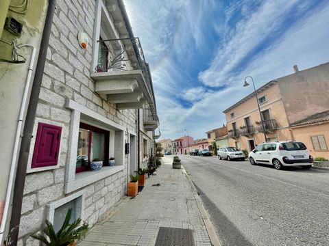 TELTI - DETACHED HOUSE Terraced house A detached house in Telti with 3 bedrooms, 3 bathrooms, kitchen and living room, offers a large living space and a comfortable environment. The house looks like a villa or a two-storey residence, with a refined d...