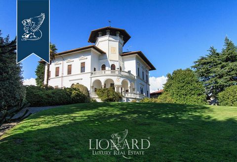 The inner surface area of the property for sale in Biella is about 500 m2 situated on 3 floors. Inside we find 7 bedrooms and 6 bathrooms, plus a study that can become a further double bedroom. From the elegant terrace on one of the property's c...