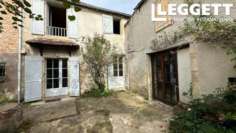 A24590JT24 - Situated in the heart of Excideuil, not far from the chateau and amenities, there is an attached garden of around 182m² where you will also find a water well, direct access to the village. There is work to be done on the property, very s...