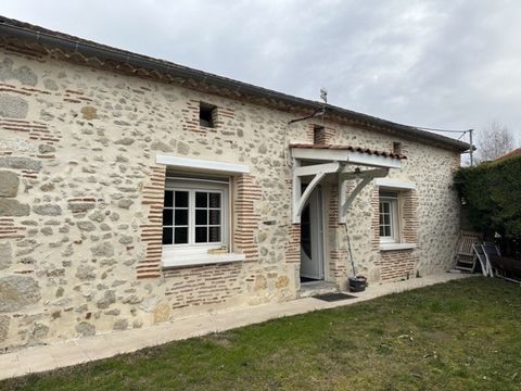 Exclusively, in the town of Villeneuve on charming lot stone house offering on one level: an entrance serving a kitchen of 14m2 and a living room / living room of 26 m2 with pellet insert fireplace, giving access to 2 first bedrooms (13.5m2 each with...