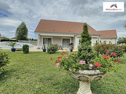 Dominique Calarco offers you this property: MeilleursBiens.com - Dominique CALARCO offers you right in the center of MONTCHANIN, a few minutes from the TGV station, this recent VILLA of about 200m2, entirely on one level, large living room of 100m2 w...