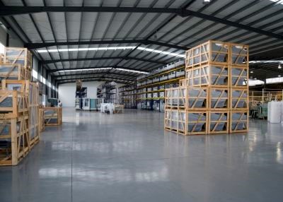 * Located in the East District Industrial Factory * With office, two floors * Covering an area of 1016m2, * The floor area is 425m2 * Business and property must be sold at the same time