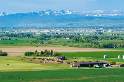 Bandolero Ranch är ett verkligt exceptionellt ryttarparadis utanför den charmiga staden Bozeman, Montana. Inbäddat mitt i den natursköna skönheten på Montana landsbygden och Bridger Mountains, erbjuder detta spektakulära hem oöverträffade bekvämlighe...