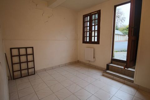 Your ADDE Immobilier firm offers for sale: T2 apartment comprising: An entrance, living room, a separate kitchen, a bedroom as well as a shower room and a W.C. A private outdoor courtyard completes this property. Information on the risks to which thi...
