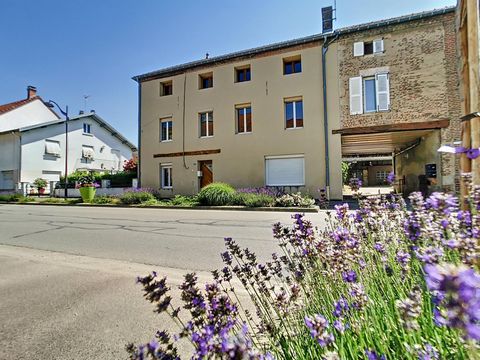 Maison de caractère, toutes commodités à pieds