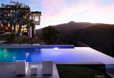 LedgeWater: A modern architectural masterpiece, LedgeWater graces a pristine 3.8-acre canvas in West Malibu, an exquisite testament to the seamless synergy between AIA award-winning developer Jeff Widmann of Widmann Development and architects Patrick...