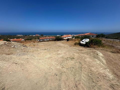 Located in an area with a dynamic urbanization process, this land offers an excellent opportunity for anyone who wants to live or invest on the Costa del Sol. With a total area of 858 m2. of which 137 m2 are developable; This plot is perfectly adapte...