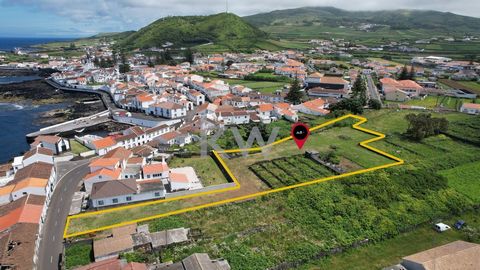 Land with 4598m2 with approved project for construction of a single-family house. Graciosa Island, designated by UNESCO as a World Biosphere Reserve, is the northernmost island of the five that make up the Central Group of the Azores archipelago. It ...