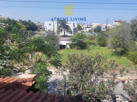 Detached House For Sale just 150 meters from the sea. Sea view.It needs total renovation. floor: Semi-basement (parking space and boiler - burner 100sqm), Elevated ground floor (kitchen, bathroom, living-dining room), 1st (5 bedrooms, bathroom) (3 le...