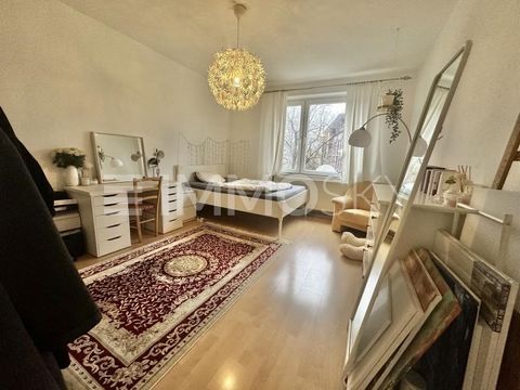 Willkommen in Ihrem neuen Zuhause in der begehrten Nordstadt von Hannover Diese exklusive 69 Quadratmeter große Wohnung bietet Ihnen die perfekte Kombination aus urbanem Lebensstil und Wohnkomfort. Mit zwei geräumigen Schlafzimmern, einem einladenden...