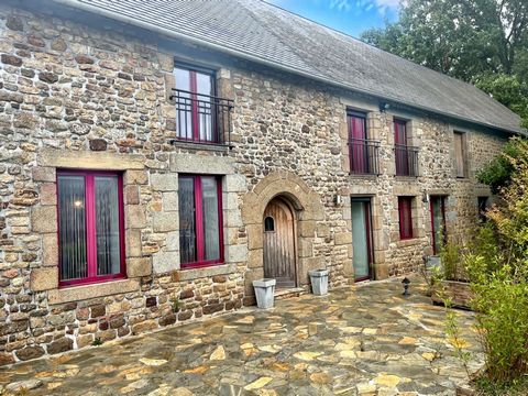 IMMONEW presenteert u in de stad SAINT MARTIN DE LANDELLES, op 5 minuten van het dorp, op 10 minuten van Saint Hilaire, op het platteland, deze prachtige boerderij uit de jaren 1800 met een bewoonbare oppervlakte van 180 m2 op een perceel van 1720 m2...