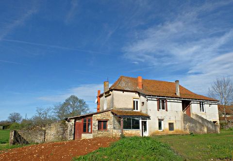 In a hamlet near Caylus, this old stone house offers spacious accommodation in a pleasant setting. A staircase leads to the second floor, which offers 3 bright bedrooms overlooking the countryside. On the ground floor, a small veranda connects with a...