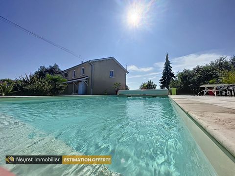 Coup de coeur assuré pour cette maison rénovée de 166m2 habitables sur la commune prisée de Gleizé, édifiée sur un terrain plat, arboré et paysagé de 2752m2 avec piscine, au calme absolu et vue exeptionnelle à 360o. Elle se compose en Rez de Jardin d...